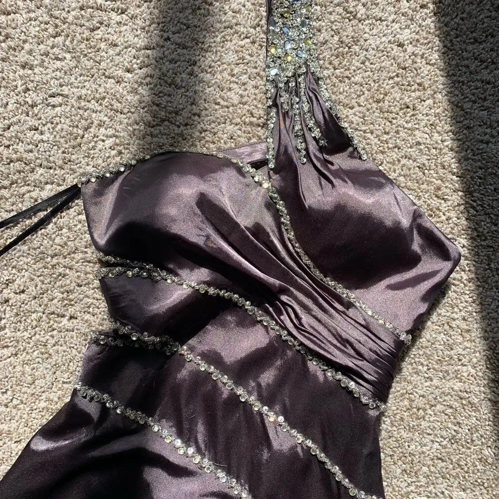 Chic & Sexy One Shoulder Beads & Sequins Gown
